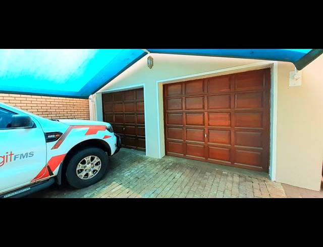 4 BEDROOM HOUSE FOR SALE IN FLORA PARK